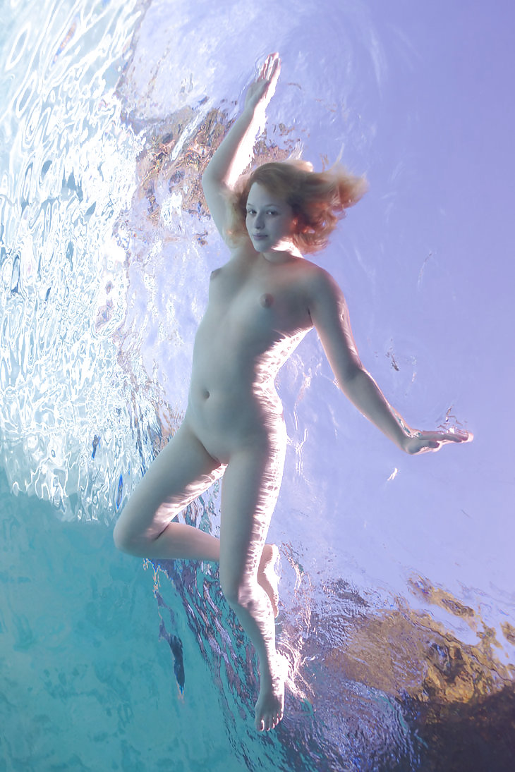 Unterwasser-Teenager Mädchen #14656725