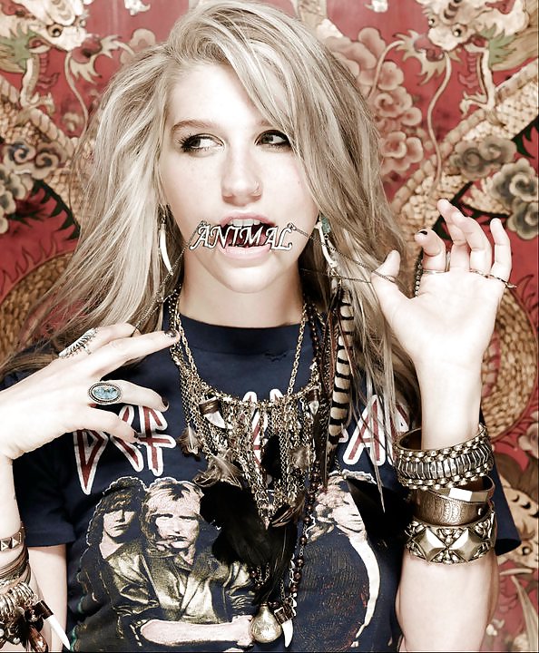 KE$HA IS...UMMM...HMMM  #3877786