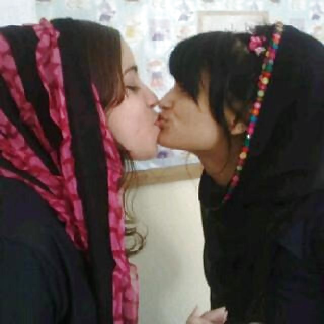 Lesbian arabs #20566208