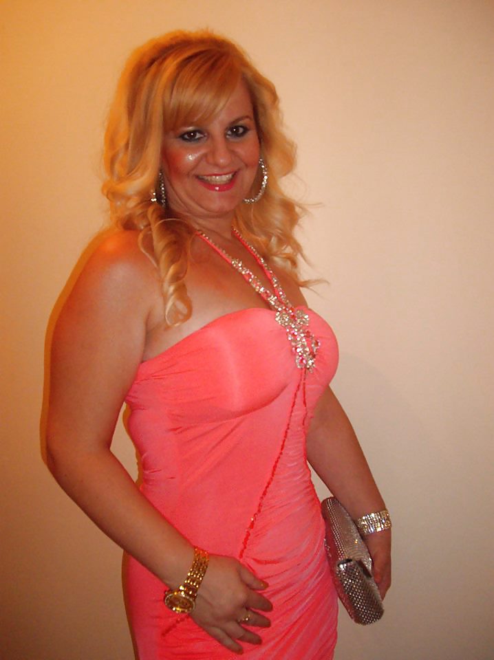 Vecchie signore mature, bbws, gilfs e vecchie troie
 #22509553