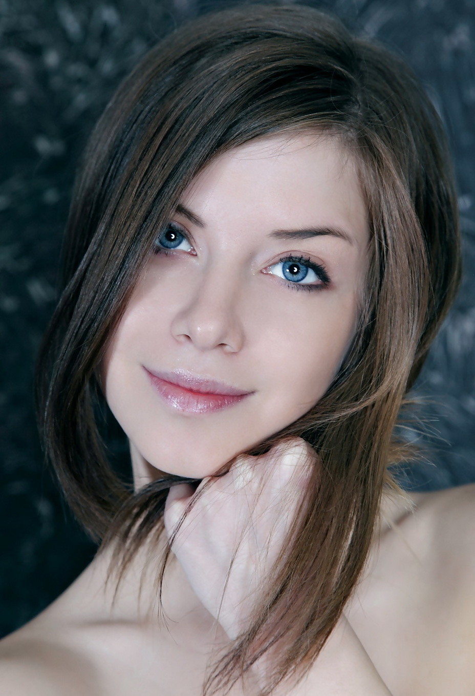 NICE BLUE EYES #10018841