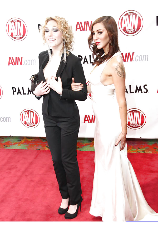 Princesa donna dolore & hot babe en los premios avn 2011
 #7049472