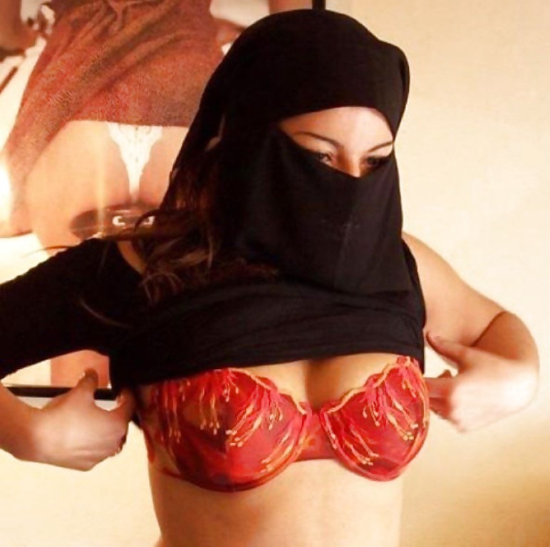 Türkisches Arabisches Hijab Mädchen #12066863