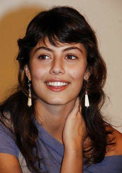 Alessandra mastronardi
 #18480501