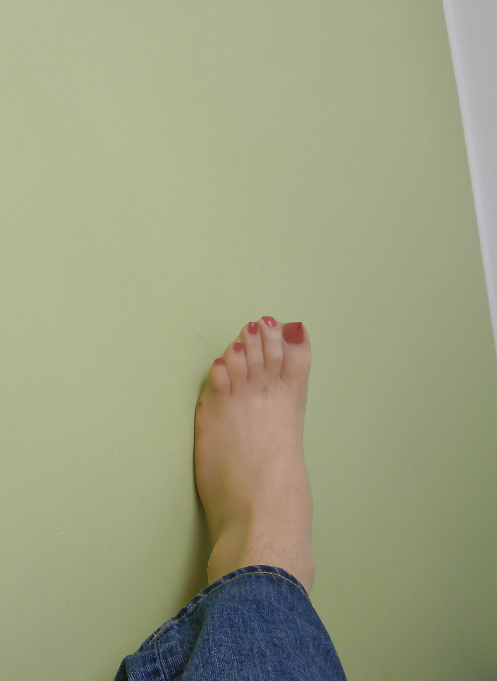 Nylon Feet #19590690