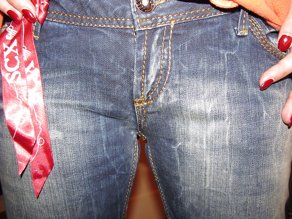 Nuovi jeans e figa non depilata
 #2332037