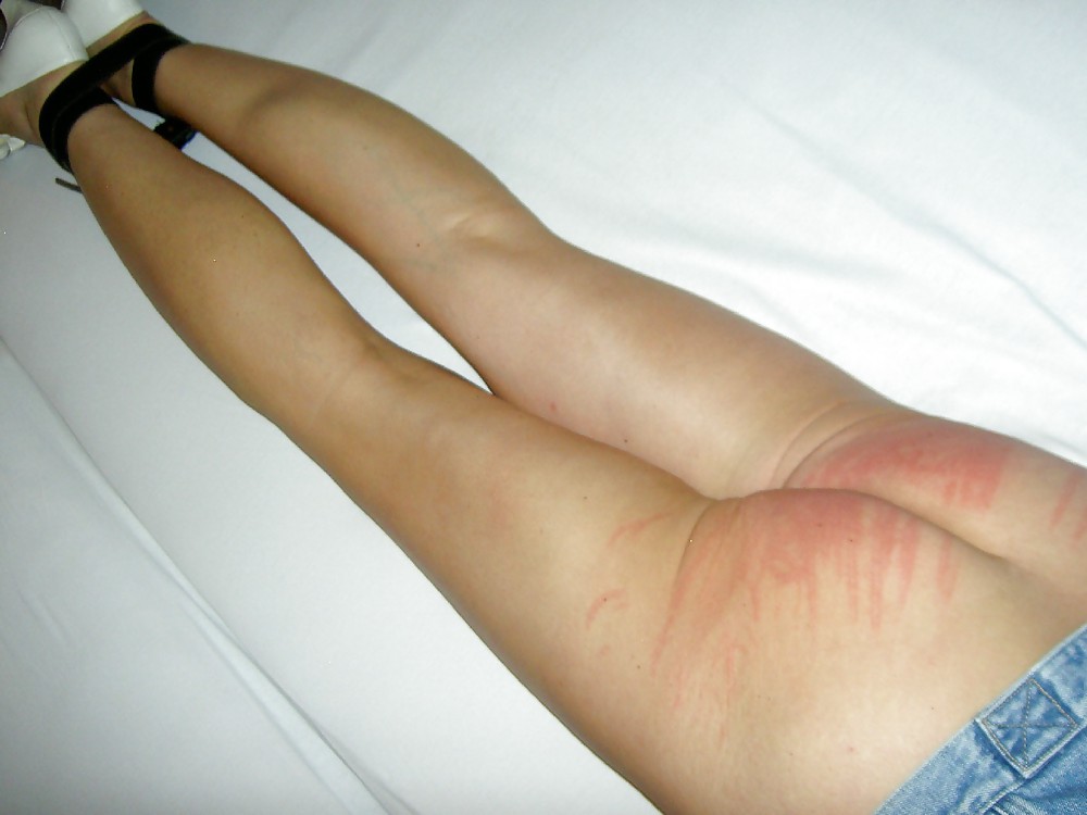Mein Po beim Spanking...da tat mein Po wahnsinnig weh #9313635