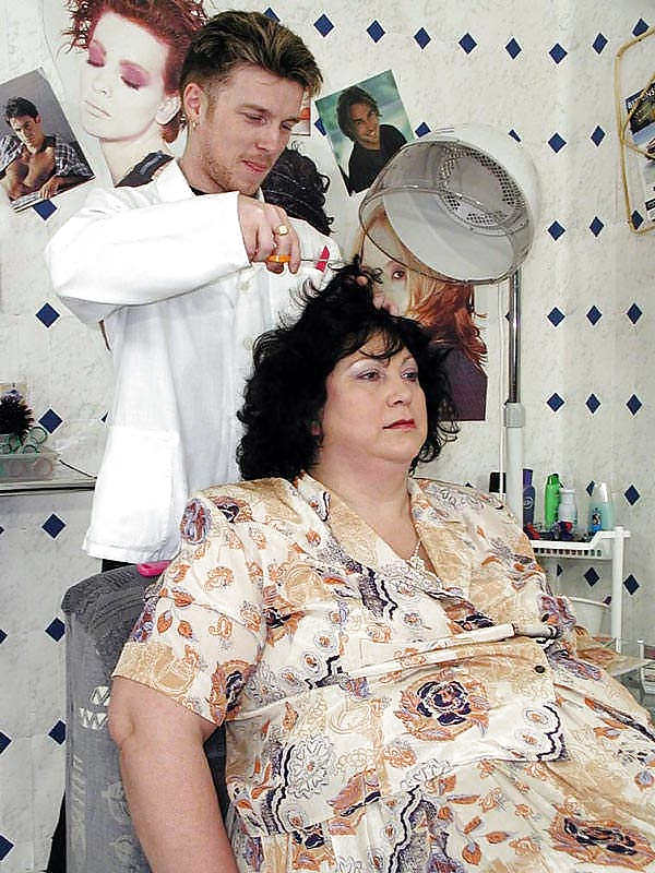 おばあちゃんと美容師
 #1989901