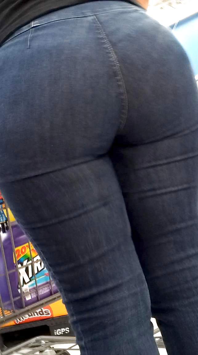Latina Milf Dünne Taille Schöne Fette Beute In Jeans Beim Einkaufen! #22021682