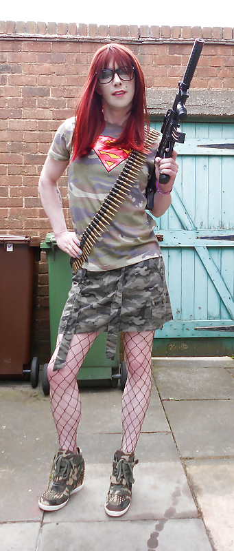 Tranny Supersatin Army Girl gets her gun out (Outdoor Shots) #19200558