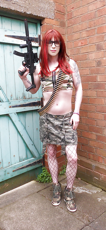 Tranny Supersatin Army Girl gets her gun out (Outdoor Shots) #19200721