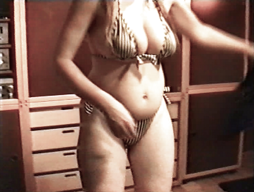 Sag - Chaude Voluptueuse Grand Boobed Bikini Salope 14 #18579265