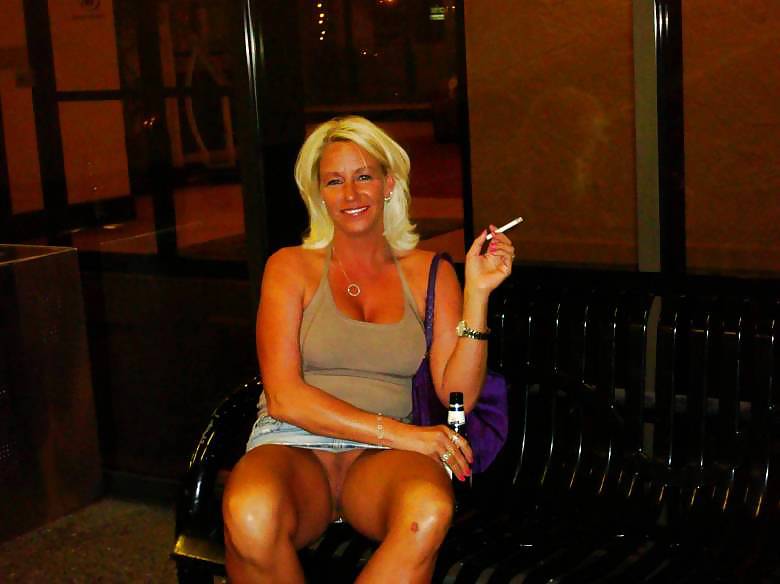 Upskirt panties no panties p2 #4212348