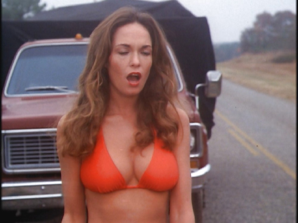 Pin-up - Catherine Bach (The Dukes of Hazzard) #5784033