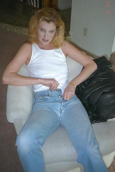 Regine in jeans lxxxx - mano e pompini
 #7309625
