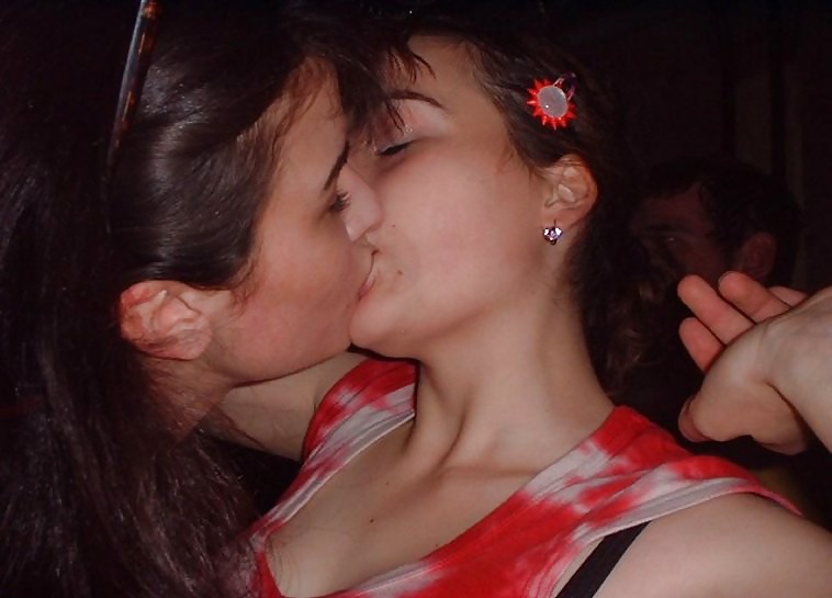 Lesbische Teenager-Mädchen Erotik Von Twistedworlds #12244635
