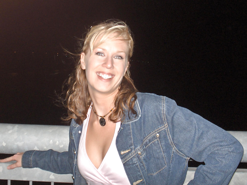 Versaute Blondine