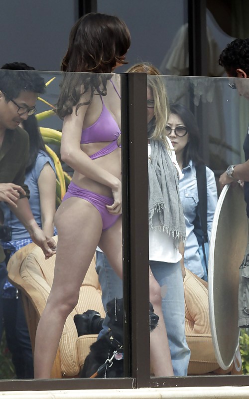 Miranda Kerr photoshoot per avere fede swimwear in Malibu
 #3584398