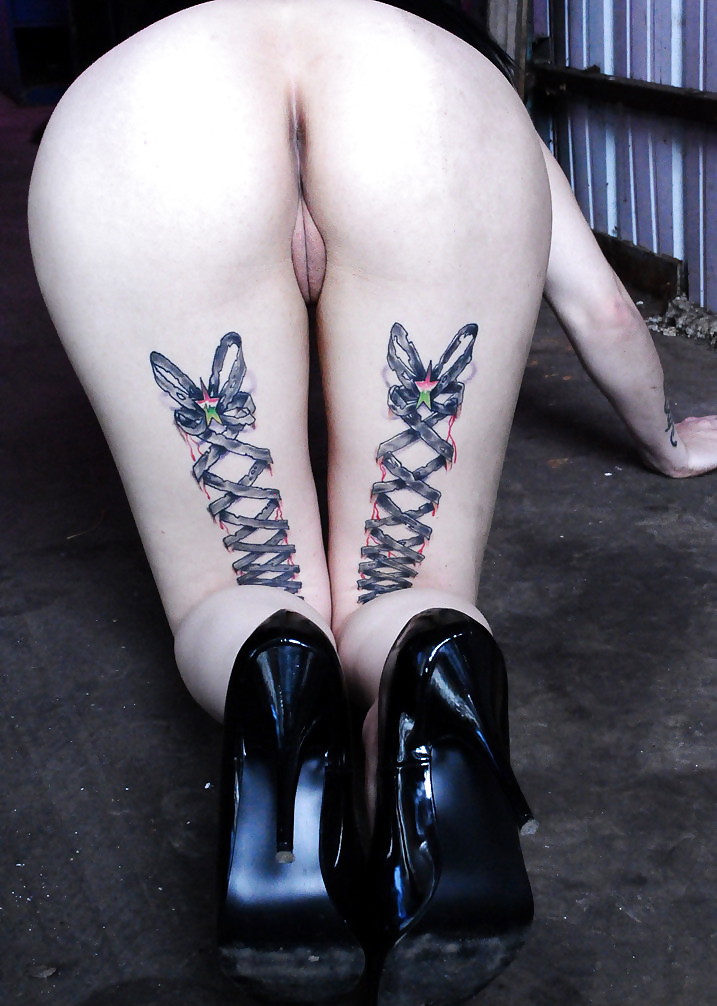 GOTHIC, EMO AND TATTOOS #9800971