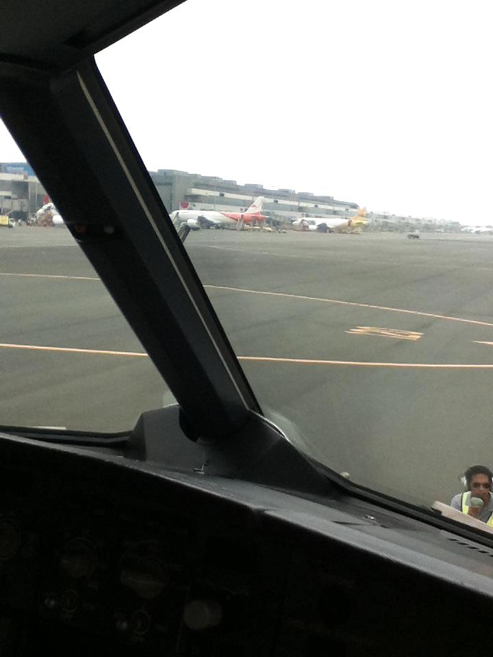 (Inside the Cockpit) Airbus A320, Airphil Express  #13093932