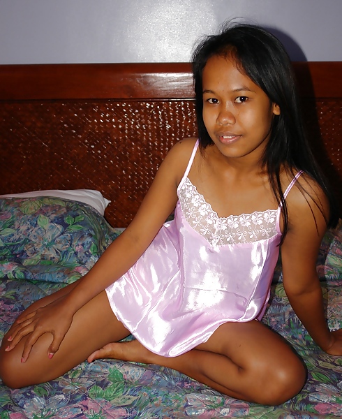 La bellezza della moglie indonesiana amatoriale con le tette piccole
 #13380788