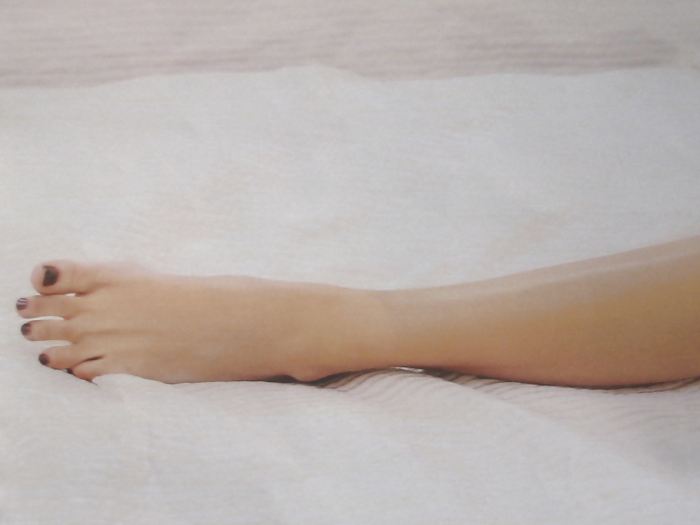 Scans of female feet #3230391