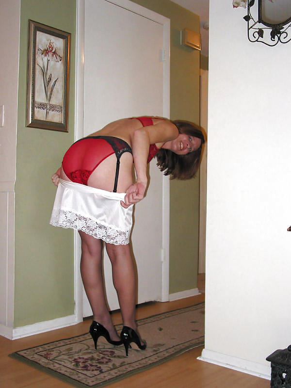 Hermosa ama de casa - sexy en nylons iii
 #1620870