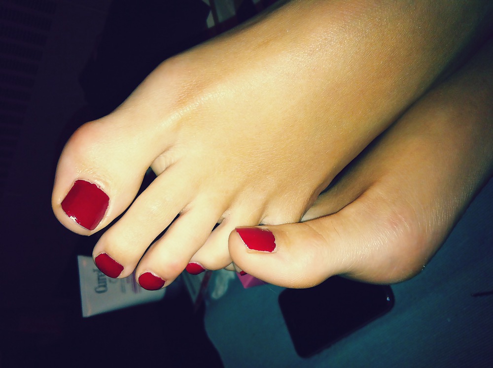 Jackie che si fa adorare i suoi piedi sexy.
 #14523917