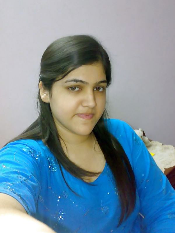 Pakistani babe posing topless - coolbudy #9694576