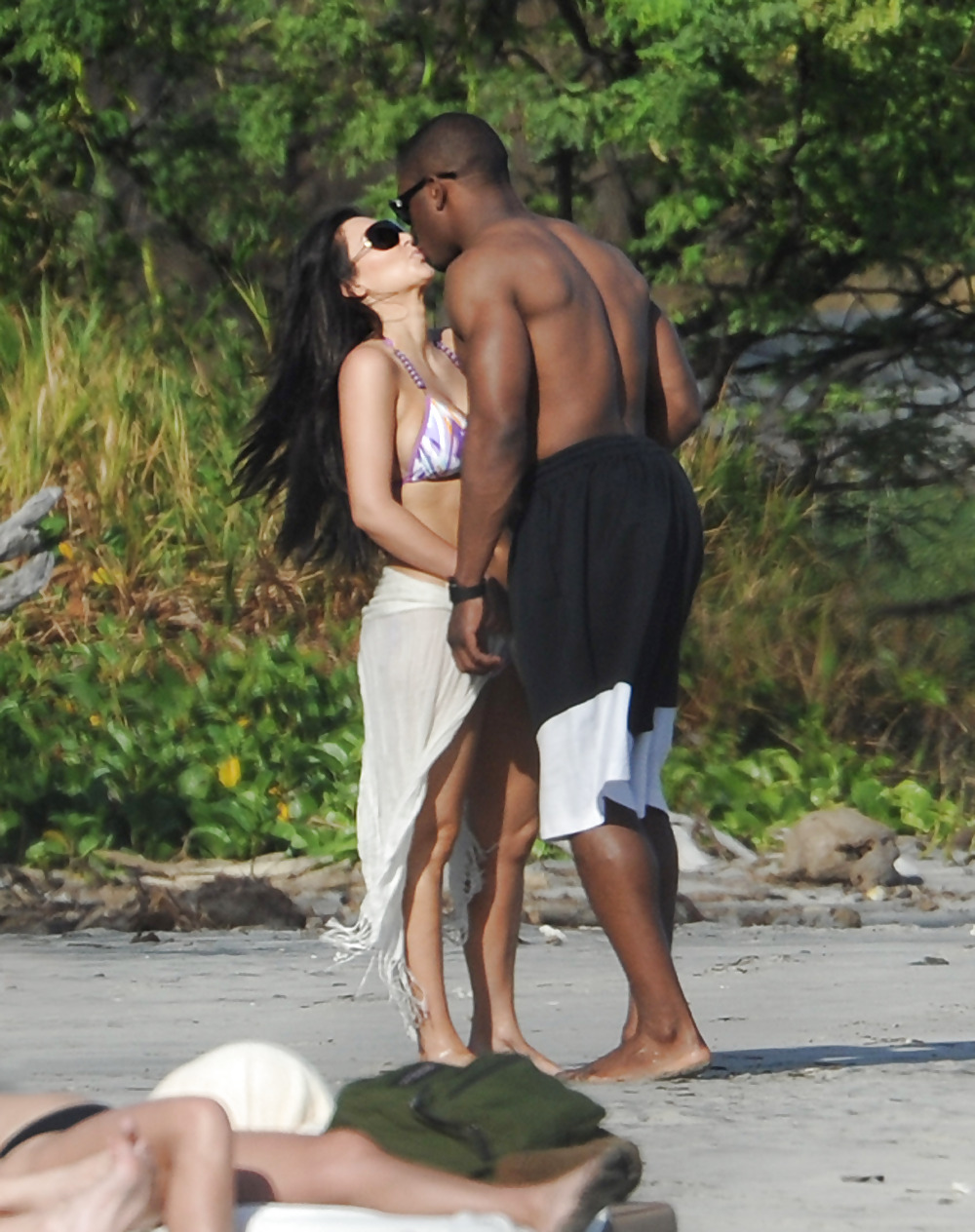 Kim kardashian bikini candids alla spiaggia in costa rica
 #2101045