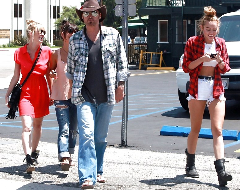 Miley cyrus mega collection 4
 #11829844
