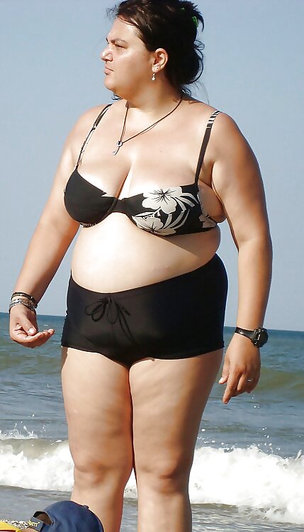 Trajes de baño bikinis sujetadores bbw madura vestida joven grande enorme - 45
 #12126652