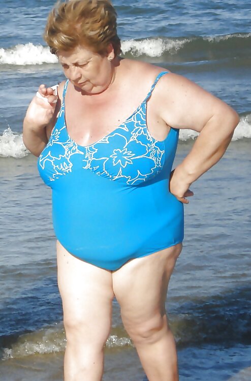 Swimsuits bikinis bras bbw mature dressed teen big huge - 45 #12126688