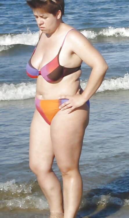 Trajes de baño bikinis sujetadores bbw madura vestida joven grande enorme - 45
 #12126691