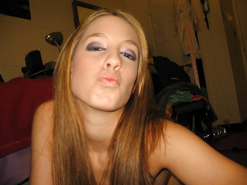 Smutdates user id: huggsnluvs4u
 #8333870