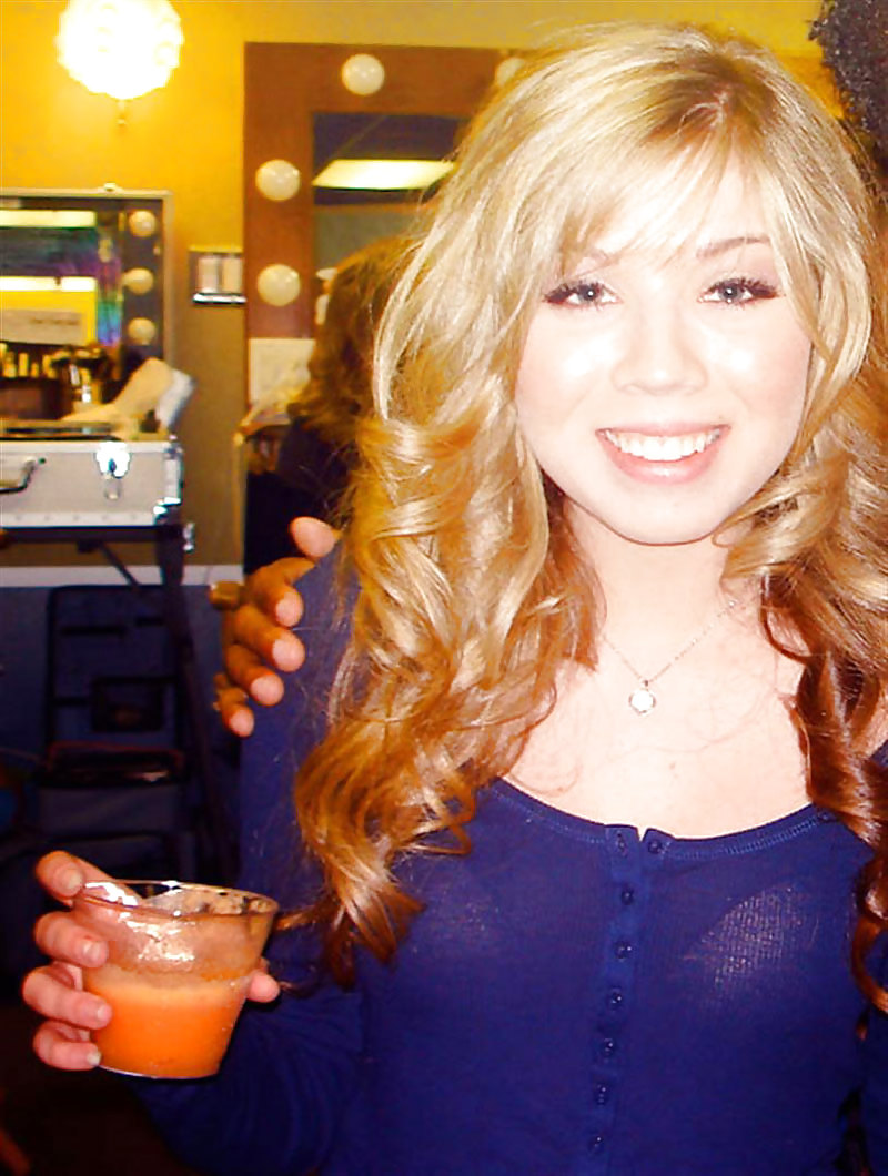 Jennette mccurdy
 #15940840