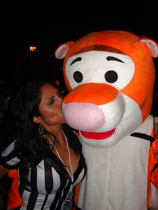 Favi0la holloween
 #9583976