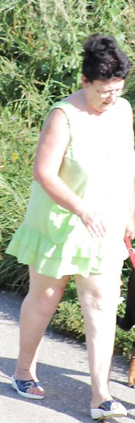 UNA AMIGA DE INTERNET 2P (PASEANDO EL PERRO) #15986198