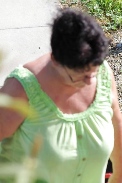 UNA AMIGA DE INTERNET 2P (PASEANDO EL PERRO) #15986266