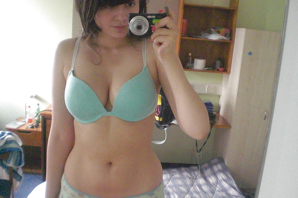Cutie Mit Schönen Titties #14179332
