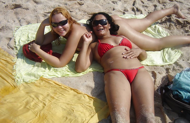 Latinas de culo (playa, desnudas)
 #6991881