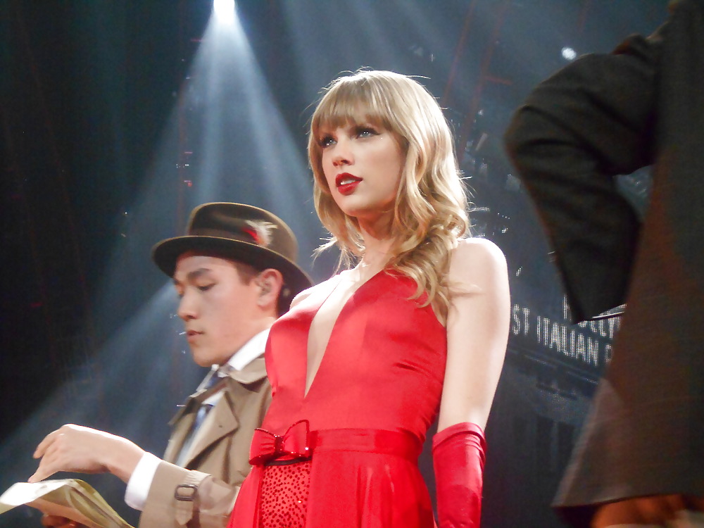 Taylor Swift #19332174