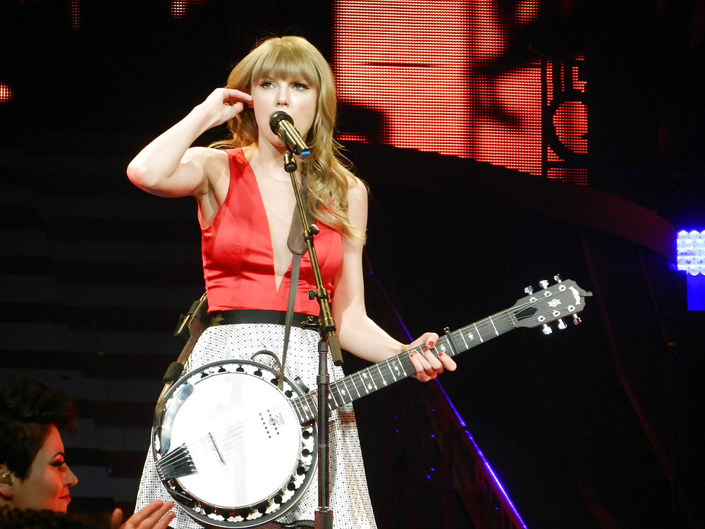 Taylor Swift #19332270