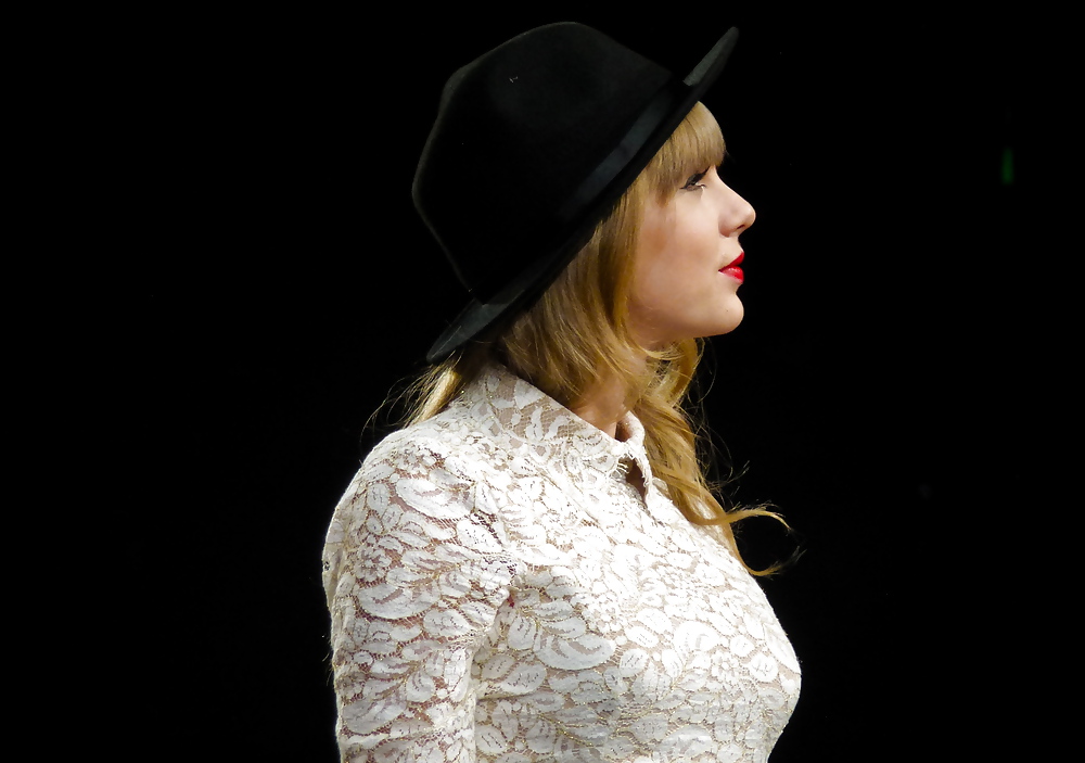 Taylor Swift #19332327