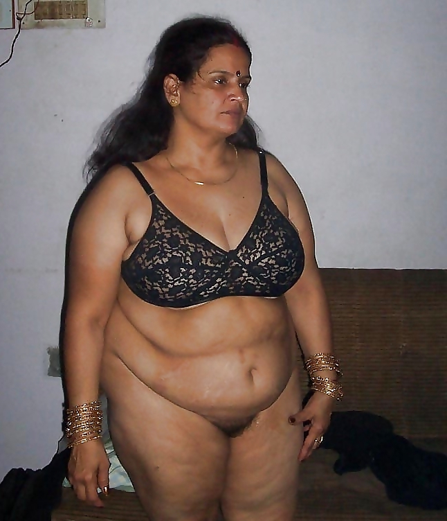 Indian bbw aunty with huge boobs #19276618