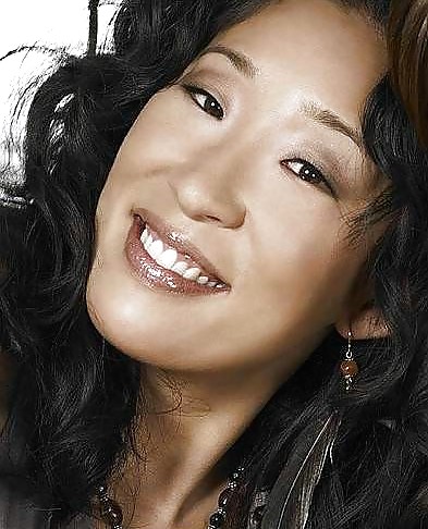 Sandra oh topless y fotos sexy
 #16793204