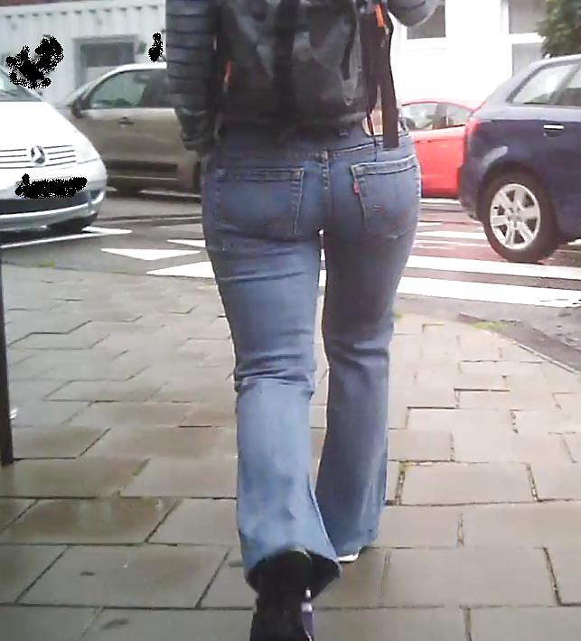 Blanco botín en los pantalones vaqueros
 #18904479