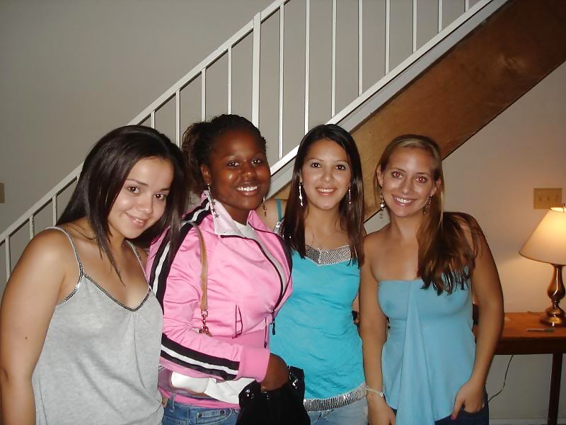 Braless 40. #4264037