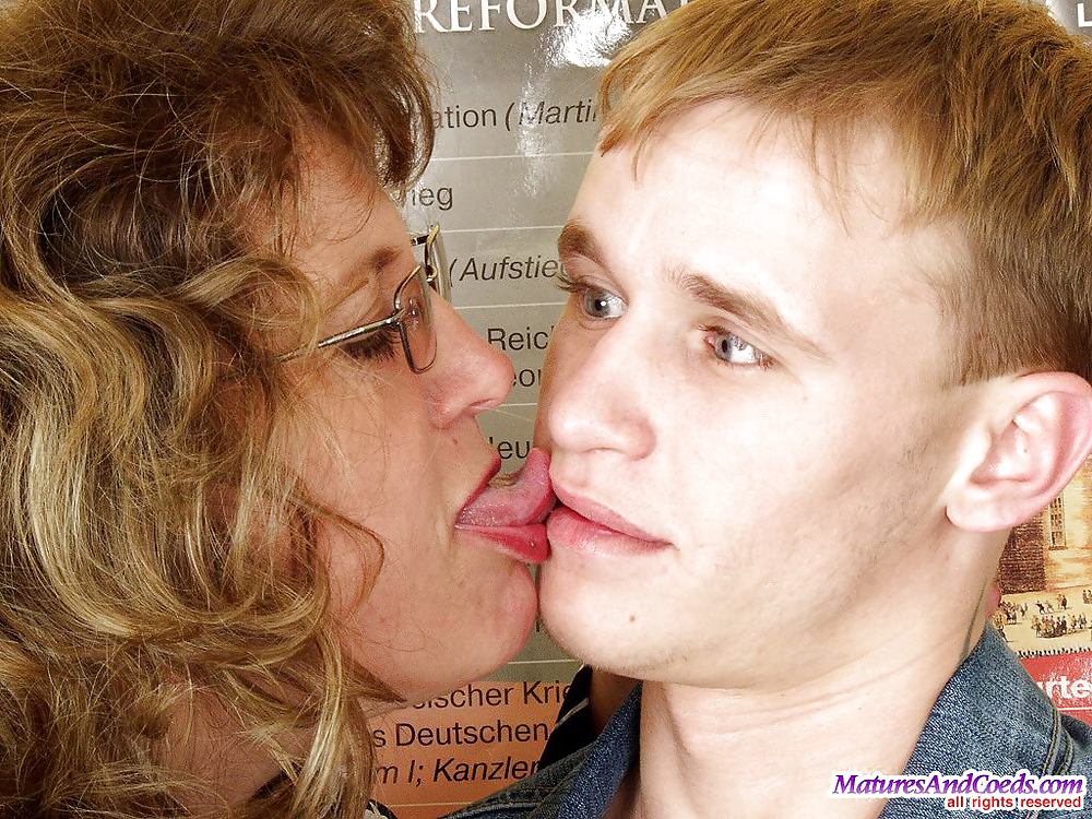 Lehrer Rebecca Fickt Mit Ihrem Schüler Marcus (zweiter Satz) #4432298