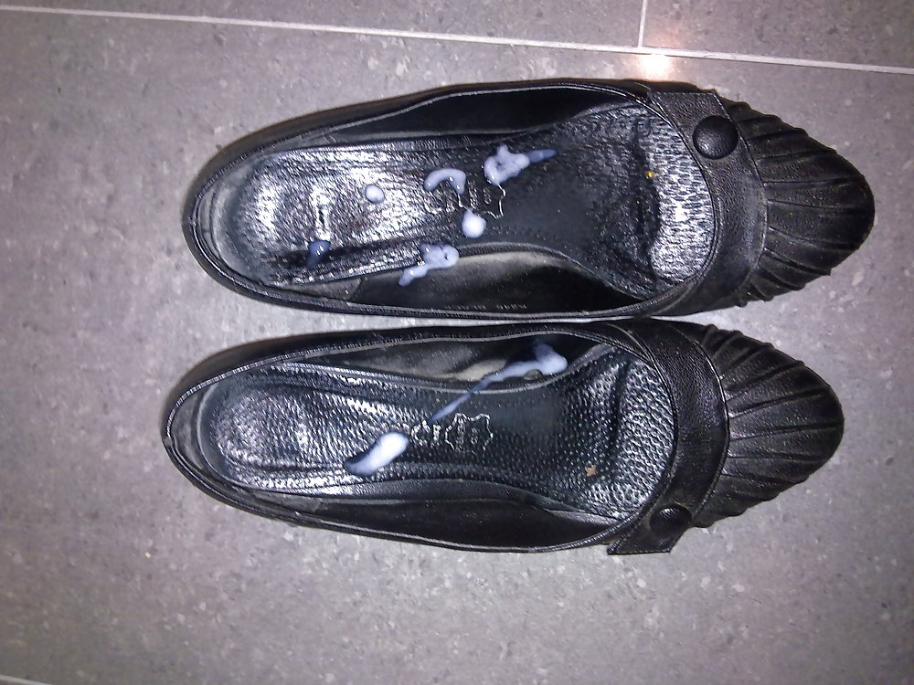 Cum on shoes of neighborhood nachbarschafts schuhe bespritzt #8039896